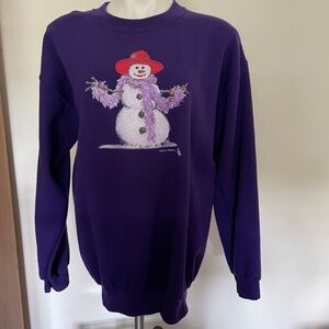 Gildan Purple Red Hat Snow woman Sweat Shirt Size M